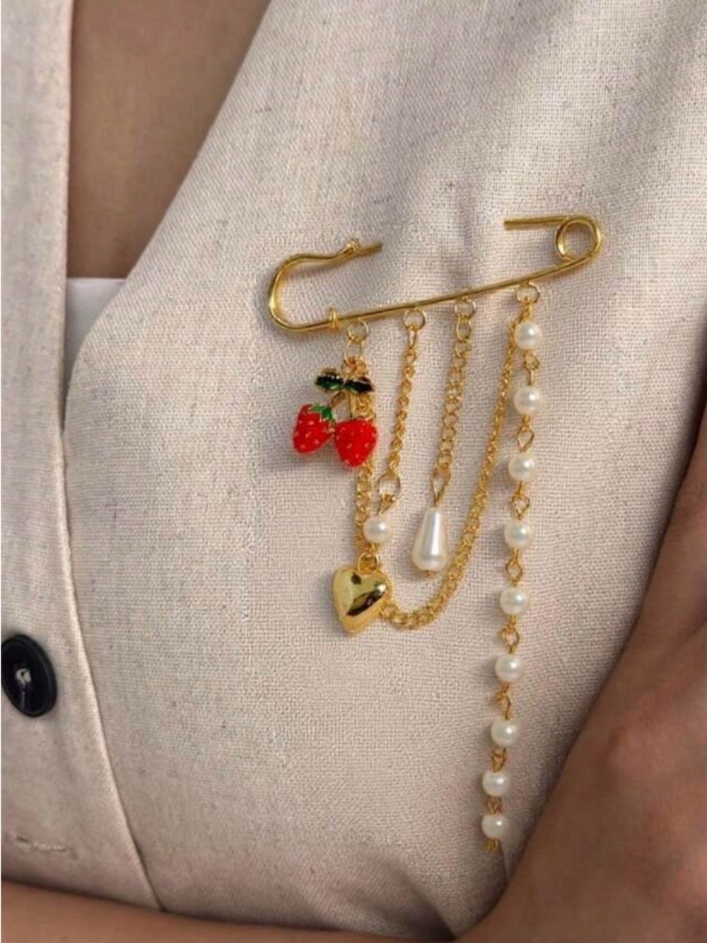 Strawberry Chain Safety Pin Brooch M771